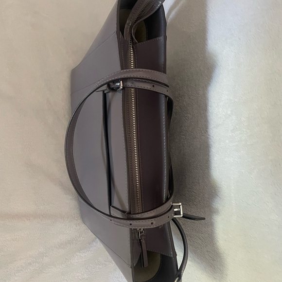 Tory Burch Patent Leather Gray Emerson Tote Bag EUC! - Picture 5 of 8